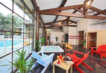 Albirondack Camping Lodge & Spa allows 18 year olds to book a room