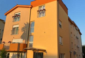 Guesthouse Mts has Balcony rooms