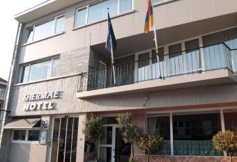 Thermae Grimbergen Hotel has rooms with a private hot tub