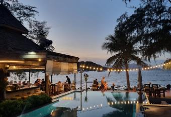 Samui Honey Backpacker Bungalow allows 18 year olds to book a room