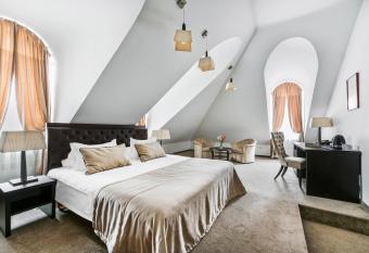 Amberton Cozy Hotel Kaunas allows 18 year olds to book a room