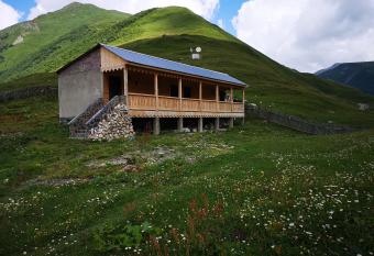 Maxvshi has Balcony rooms