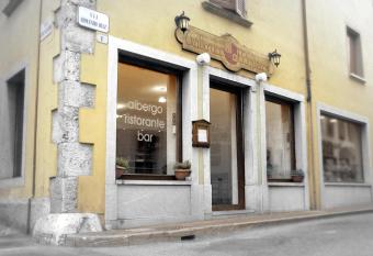 Al Bottegon allows 18 year olds to book a room