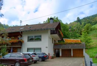 Haus Brengartner has Balcony rooms