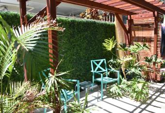 Polynesian Hostel Beach Club allows 18 year olds to book a room