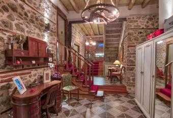 Bayiri Petit Pension has Balcony rooms