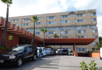 Hotel Palacio Azteca allows 18 year olds to book a room