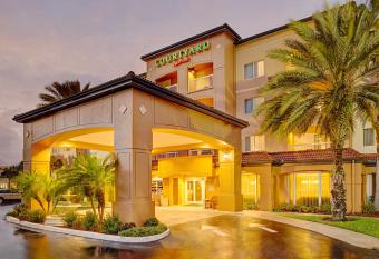 Courtyard by Marriott West Palm Beach Airport has Balcony rooms