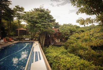 MaliHom Private Estate has Balcony rooms