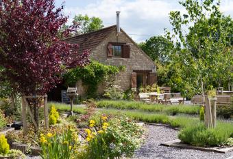 Widbrook Barns has Balcony rooms