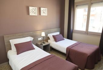 Fonda Montserrat allows 18 year olds to book a room