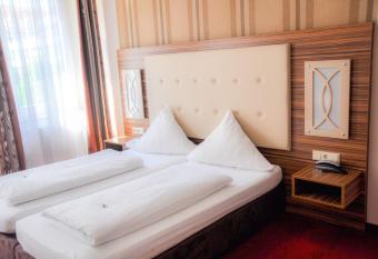 Boutique Hotel Villa-Soy allows 18 year olds to book a room