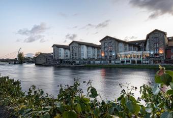 Ballina Manor Hotel allows 18 year olds to book a room