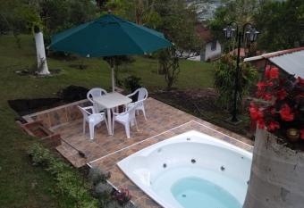 Finca La Esperanza Loma Linda has Balcony rooms