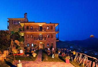 Petrino Pentolvio has rooms with a private hot tub