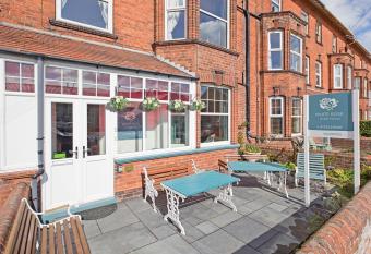 White Rose Guest House allows 18 year olds to book a room