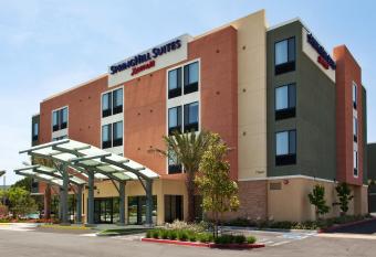 Springhill Suites Irvine John Wayne Airport / Orange County allows 18 year olds to book a room