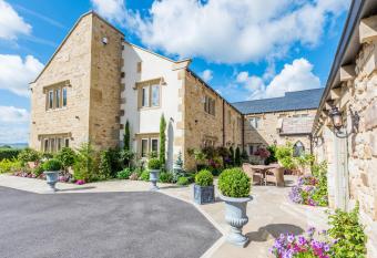 Fence Gate Lodge allows 18 year olds to book a room