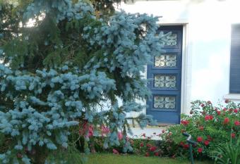 Maison MARYSA allows 18 year olds to book a room