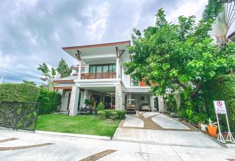 Royal Sammuk Villa has Balcony rooms