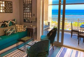 Le Petrel Blanc - Appartement sur la plage de la Souris Blanche has Balcony rooms