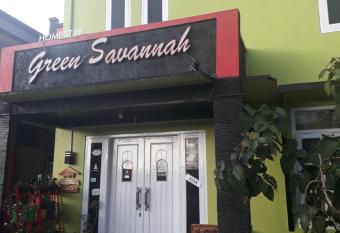 Green Savanah Homestay has Balcony rooms