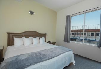 Hotel Plaza del Arco - Monterrey allows 18 year olds to book a room