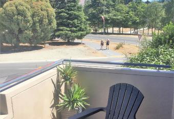 Fairway Motel & Apartments has Balcony rooms