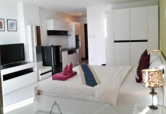 Grand Residence Jomtien allows 18 year olds to book a room