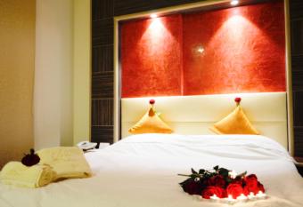 Elysee Residence has Balcony rooms