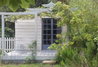 Maison d H  tes Le Calme allows 18 year olds to book a room