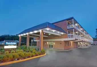 Travelodge by Wyndham Williamsburg Colonial Area has Smoking/Balcony rooms