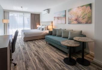 Narrabeen Sands Hotel by Nightcap Plus has Balcony rooms