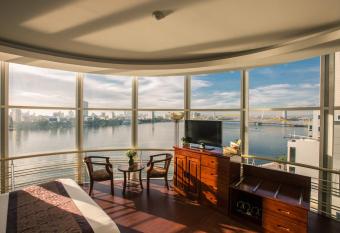 Sun River Hotel has rooms with a private hot tub