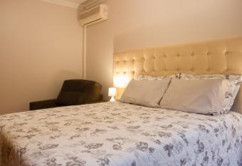 Apartamento Centro Gramado allows 18 year olds to book a room