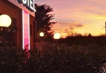 7MOTEL - Settimotel has Smoking rooms