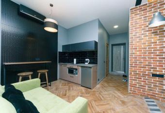 Tomas apartments has rooms with a private hot tub