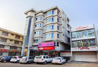 Mannars Yatri Nivas Hotel allows 18 year olds to book a room