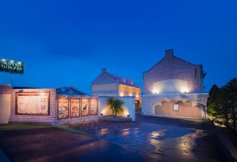 Hotel Sulata Ashikaga (Adult Only) allows 18 year olds to book a room