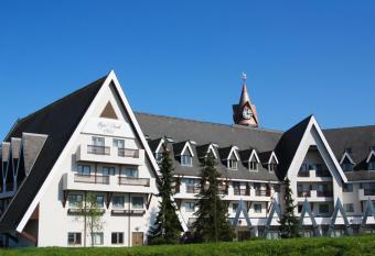 Coppid Beech has rooms with a private hot tub