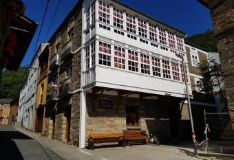 Casa do Catal  n - Casa completa - Navia de Suarna has Smoking/Balcony rooms