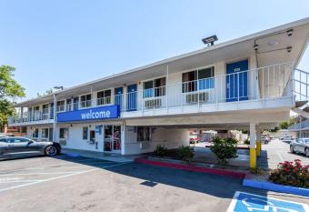 Motel 6 Sacramento Downtown allows 18 year olds to book a room