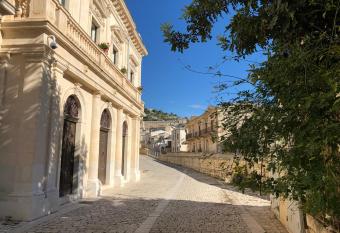 Palazzo Favacchio - Patan   has Balcony rooms