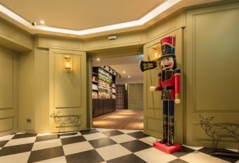 Urtrip Hotel allows 18 year olds to book a room