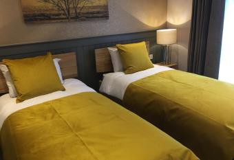 The Tower Arms Hotel has Balcony rooms