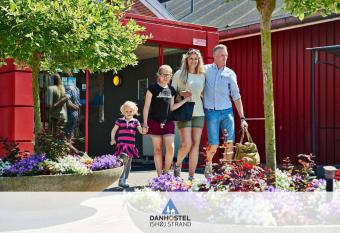 Danhostel Ish  j Strand allows 18 year olds to book a room