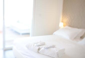 Villa Del Mare Spa Resort allows 18 year olds to book a room