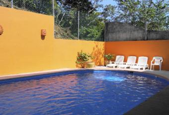 La Vivienda Villa has Balcony rooms