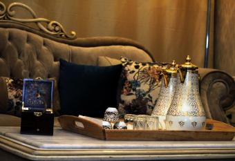 Lebanon Apartment has rooms with a private hot tub