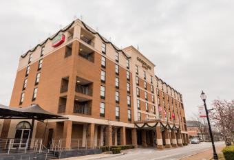 Courtyard by Marriott Springfield Downtown has Balcony rooms